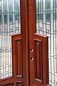 CL-119 Mega600B Double Doors Closeup View